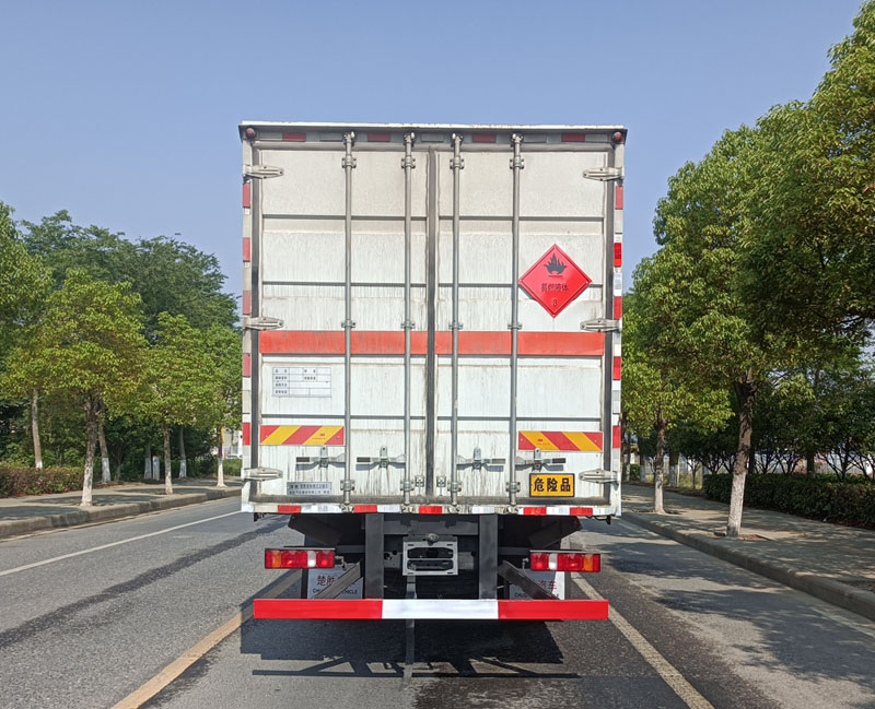 易燃液體廂式運(yùn)輸車，廂式運(yùn)輸車，楚勝汽車集團(tuán)